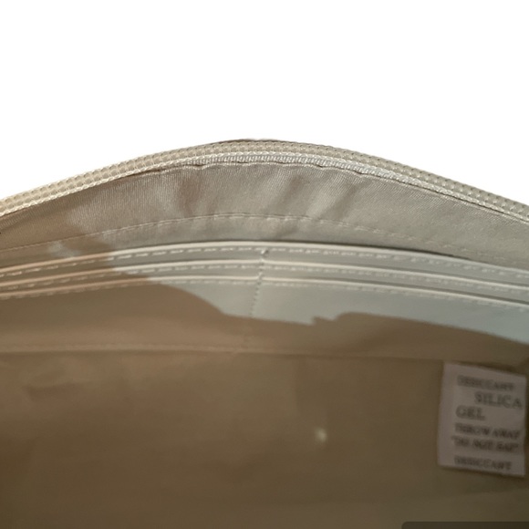 YANI L'ADORE BEIGE BLISS CROSSBODY PURSE - Picture 5 of 7